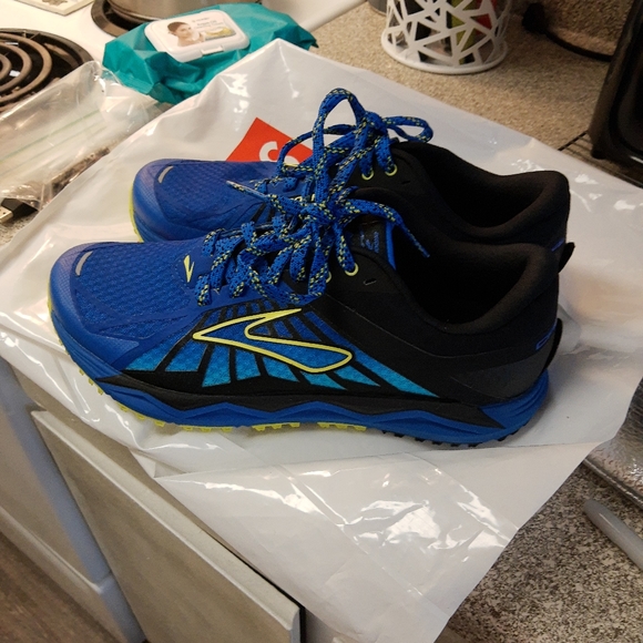 Brooks mens running shoes - Picture 1 of 6